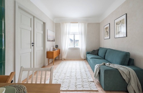 Lillekula Apartment | Bright & Elegant 1-bedroom apartment in delightful Tallinn with WiFi