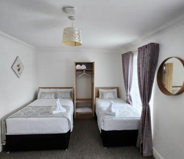 Tyrrelstown House | Bright elegant room park view