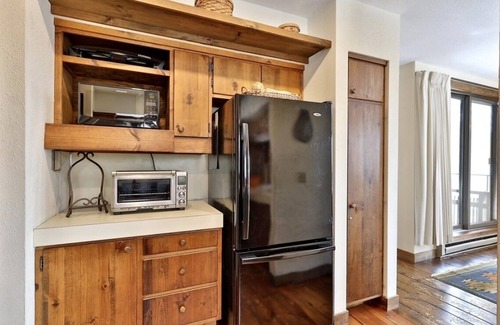 Plymouth House | Bright, Family-Friendly Lake View House Close to Okemo, Killington, Pico, Lakes
