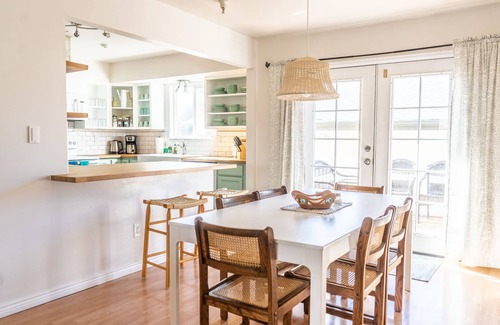 Northeast Colorado Springs House | Bright family friendly 3 bed 2 bath w/3 king beds located near AFA