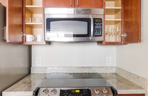 George Washington University Apartment | Bright Foggy Bottom 1BR w/W/D, Pool & Gym, nr Georgetown, by Blueground
