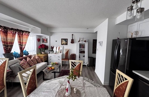 Etobicoke Condo | Bright & fully furnished 1-Bedroom Condo - Short Term