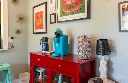 Seguin House | Bright & Fun 3BR Cozy Nook by RedAwning