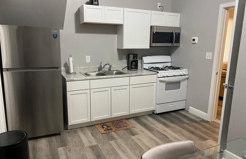 Anderson Apartment | Bright, furnished studio-Perfect for traveling professionals or students