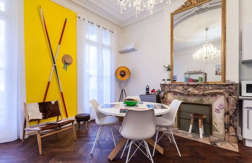 Sete Apartment | Bright Haussman apartment in the heart of the city - pedestrian street
