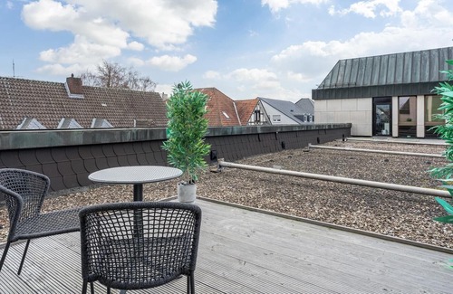 Lippstadt Apartment | ☆BRIGHT: Heart of City | Kitchen | RoofTerrace