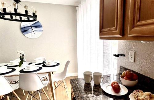 Broomfield House | Bright Home - Huge Backyard 20 min - Denver & Boulder