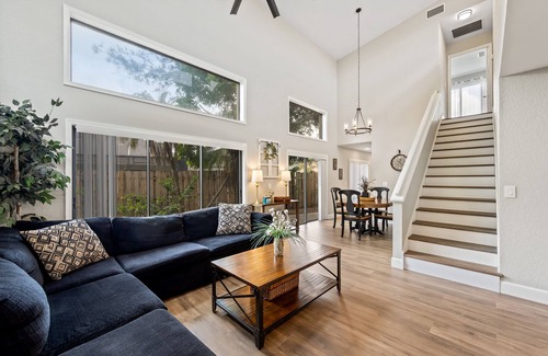 Greenview Shores House | Bright Home in the Heart of the Wellington