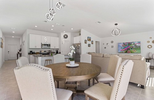Winter Haven House | Bright Home Near Legoland & Lake