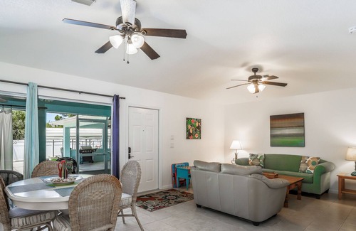 Grove City Apartment | Bright home with W/D, AC, WiFi, pool, grill, & ping pong - near beach & dogs OK