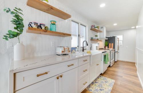 Houghton Lake House | Bright Houghton Lake Home with Boat Dock and Fire Pit