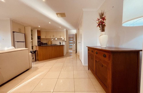 Gungahlin House | Bright House@gungahlin Town Center