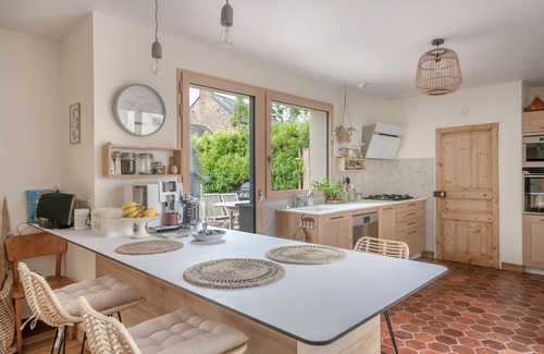 Nivillac Ski Chalet | Bright house with large terrace in La Roche-Bernard