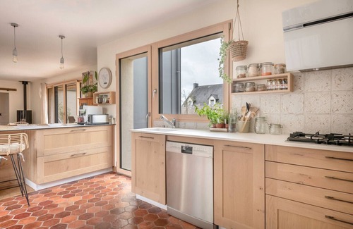 Nivillac Ski Chalet | Bright house with large terrace in La Roche-Bernard