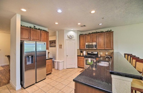 Humble House | Bright Humble Home with Patio and Charcoal Grill!