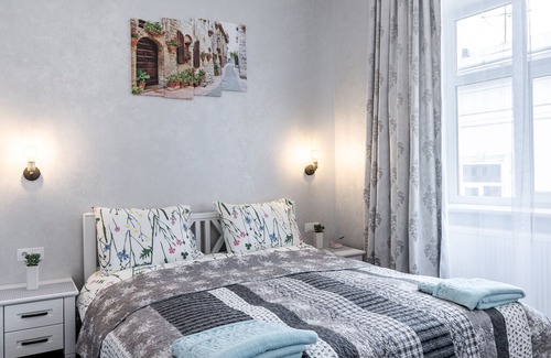 Lviv City Center Apartment | Bright in Halytskyi District