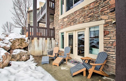 Ogden House | Bright Lakeside Resort Condo Less Than 9 Mi to Snowbasin!