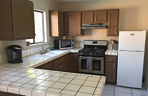 Sutter House | Bright Large Private 2 Bedroom Guest House With Pool