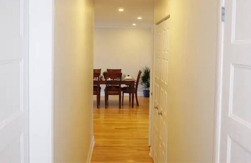 Cote-Saint-Luc House | Bright, Large & Ultra Clean 5 BR in Safe Area