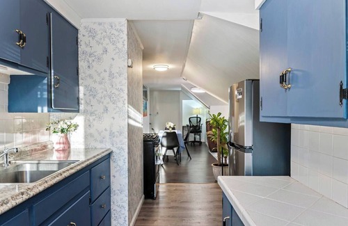 Swampscott Apartment | Bright living; Walk to everything