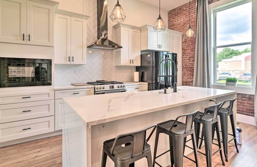 Russell House | Bright Louisville Home, ~ 2 Mi to Downtown!