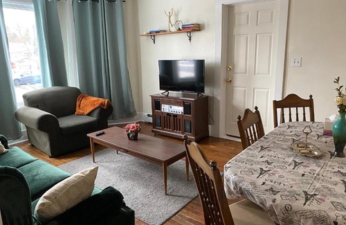 Saint John Apartment | Bright lovely 3 bedrooms entire house