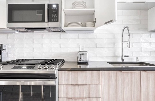 Milpitas Apartment | Bright Milpitas 1BR w/ Gym, Pool & Parking, walk to BART, by Blueground