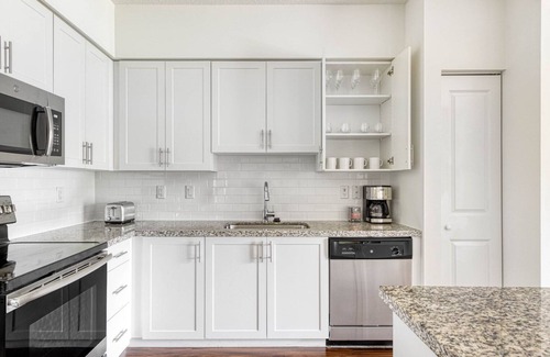 Miramar Apartment | Bright Miramar 2BR w/Gym, Pool & W/D, nr WF, by Blueground