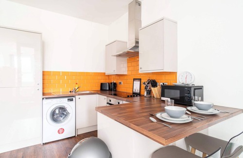 Blackburn Apartment | Bright & Modern 1 Bed Flat in Central Blackburn