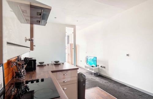 Blackburn Apartment | Bright & Modern 1 Bed Flat in Central Blackburn