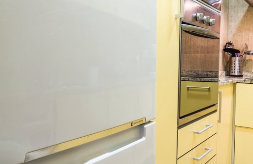 Lista Condo | Bright & Modern 2BR Apartment in Heart of Upscale Barrio Salamanca. Great Views