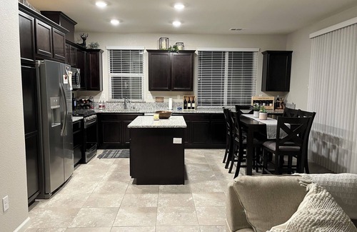 Sparks House | Bright & Modern 3BR Home W/Garage