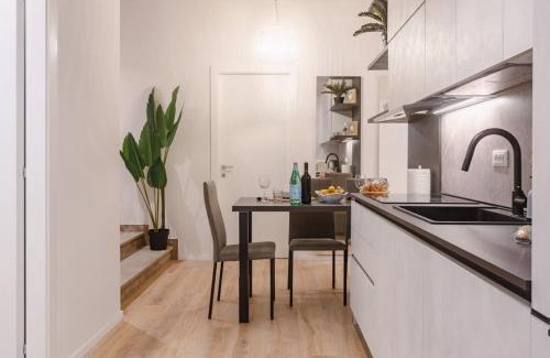 Santa Maria Novella House | Bright & Modern 4 bedrooms Apartment in Center