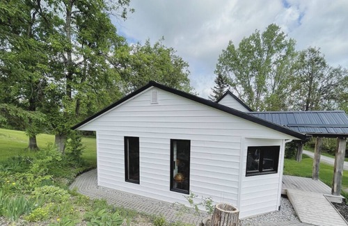 Quinte West House | Bright, Modern, Accessible Home