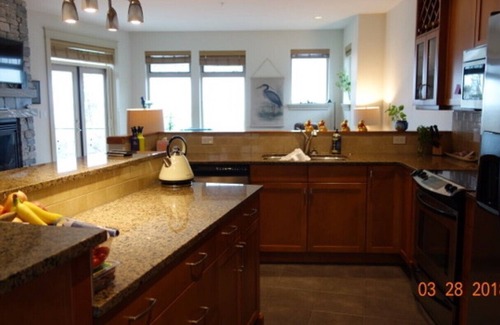 Regional District of Nanaimo House | Bright, modern and fresh