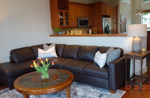 Regional District of Nanaimo House | Bright, modern and fresh
