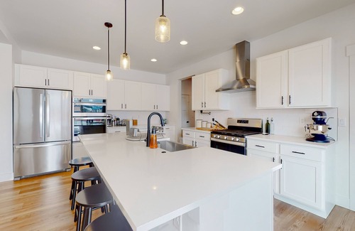 Bozeman House | Bright modern dog-friendly home with mountain view & fenced yard