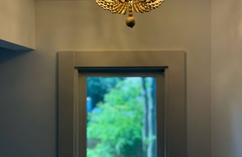 Springs House | Bright & Modern East Hampton Getaway with Pool & Hot Tub