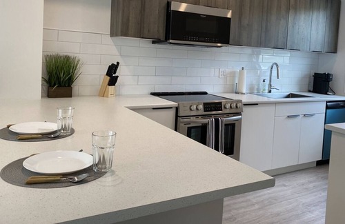 Regional District of Nanaimo House | Bright Modern Gem!