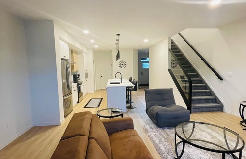 West Edmonton House | Bright, Modern Getaway Near All The Action