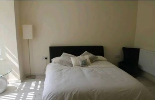 Llanfairfechan House | Bright Modern House beside Snowdonia