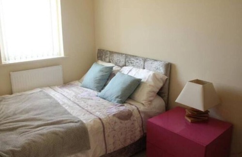 Llanfairfechan House | Bright Modern House beside Snowdonia