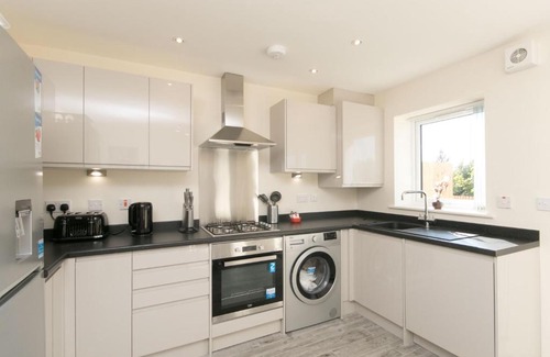 Llanfairfechan House | Bright Modern Home near Snowdonia and Llandudno