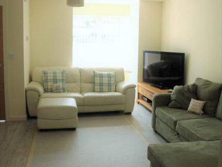 Llanfairfechan House | Bright modern house beside Snowdonia