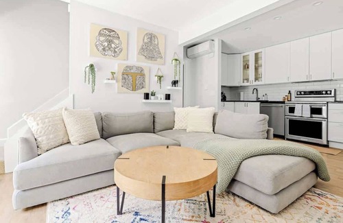 Winding Trail Condo | Bright & Modern | King Suite | Creekside Trail
