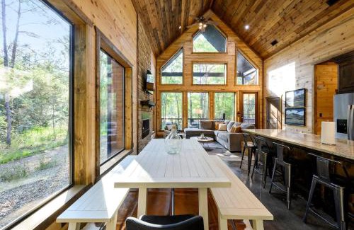 Pickens House | Bright Modern Luxury - Broken Bow Dream Retreat
