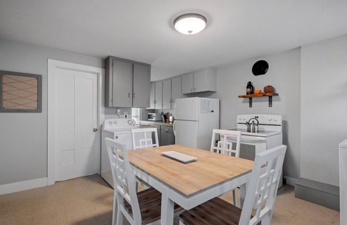 Rimmon Heights Apartment | Bright Modern Open Layout 2nd Flr Short to MidTerm