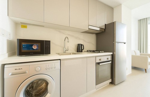 Jebel Ali Apartment | Bright & Modern Stay in Al Furjan