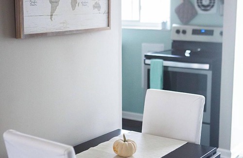 Westerville Apartment | Bright, Modern Townhome with Natural Light