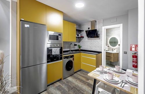 Bellas Vistas House | Bright near 4 Caminos - REINA VICTORIA Apartment